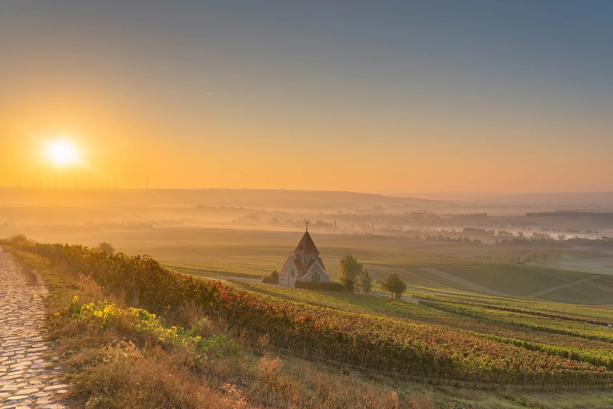Kapelle in den Weinbergen bei Gau-Bickelheim